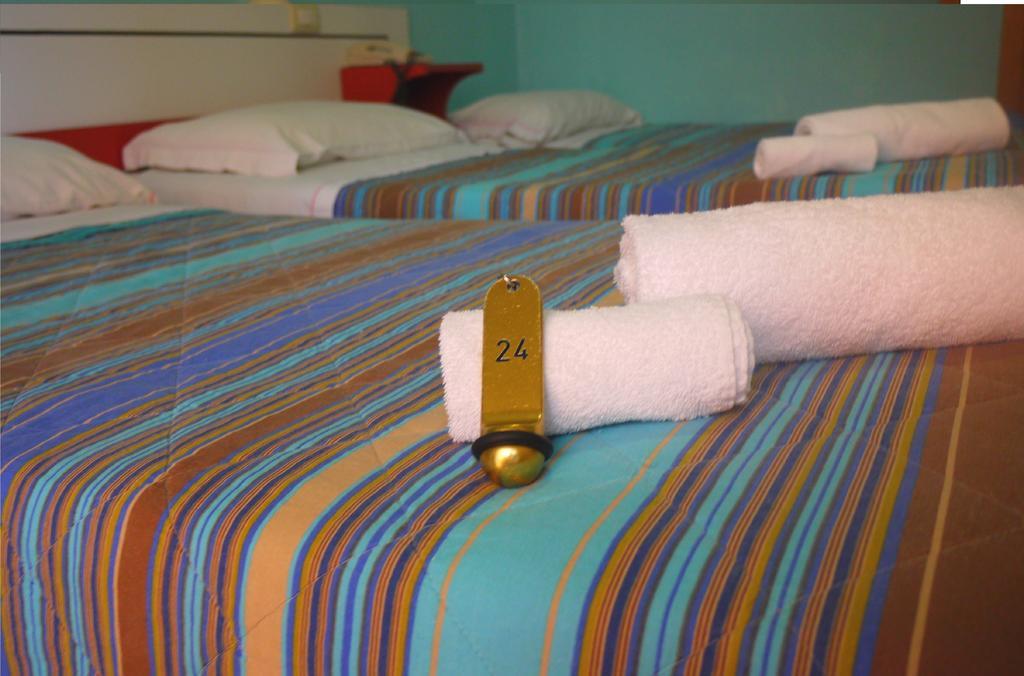 Hotel Maena Rímini Habitación foto
